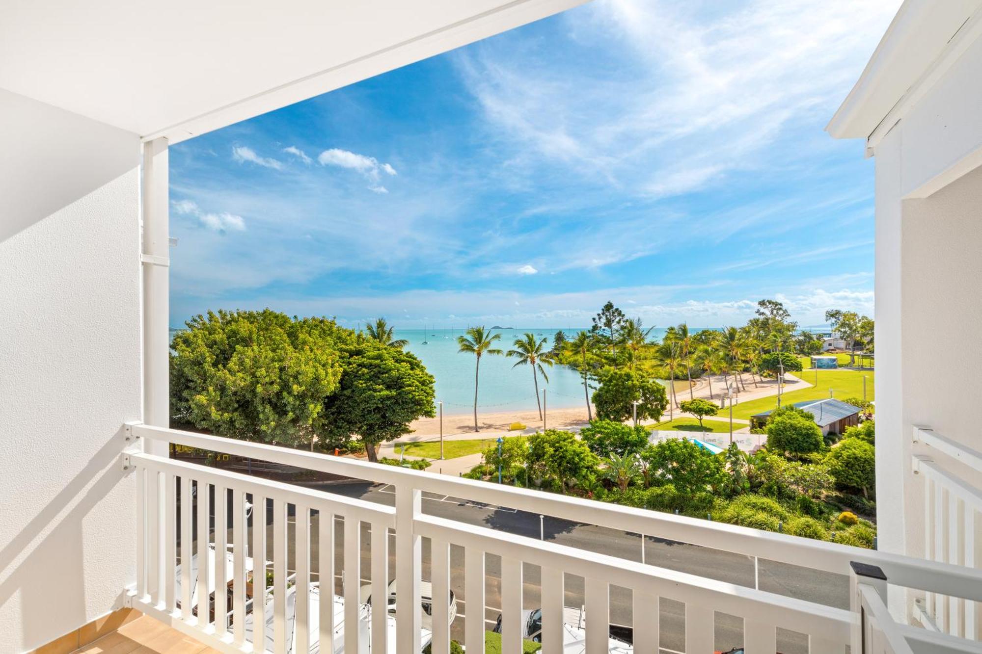 Airlie Beach Hotel Exterior foto